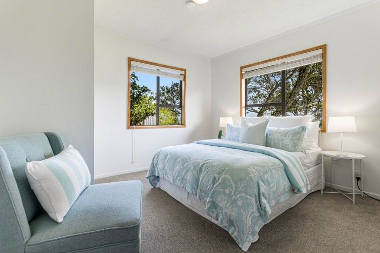 Photo of property in 8 Buckleys Track, Paremoremo, Auckland, 0632
