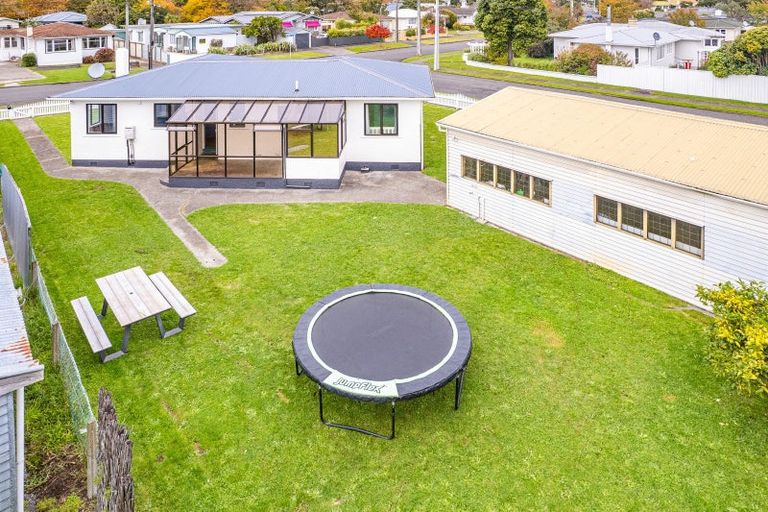 Photo of property in 24 Selwyn Crescent, College Estate, Whanganui, 4500