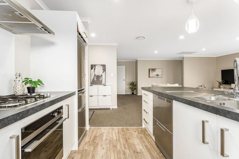 Photo of property in 15 Banks Boulevard, Whitby, Porirua, 5024