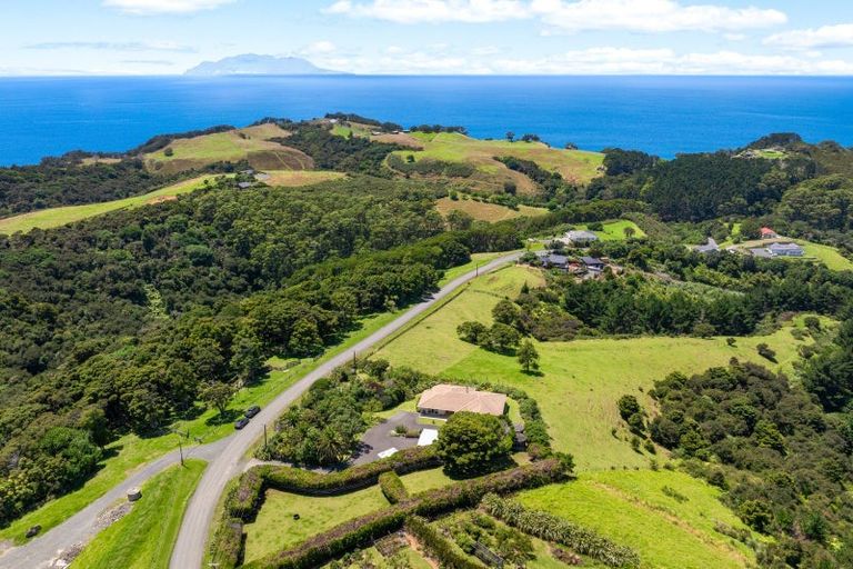 Photo of property in 172 Cape Rodney Road, Leigh, 0985
