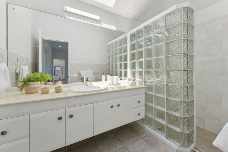 Photo of property in 18 Ander Place, Takapuna, Auckland, 0622