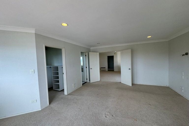 Photo of property in 1 Capistrano Mews, Goodwood Heights, Auckland, 2105