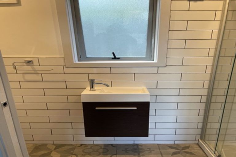 Photo of property in 50 Hinerau Street, Henderson, Auckland, 0612