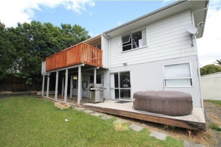 Photo of property in 4 Santiago Crescent, Unsworth Heights, Auckland, 0632