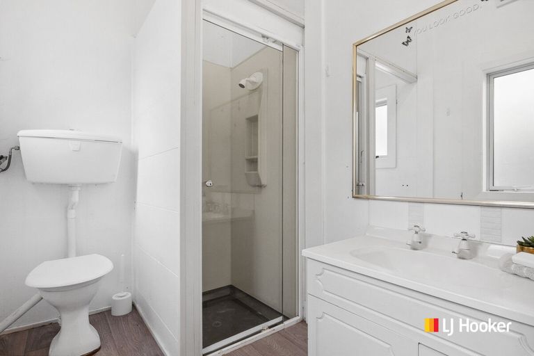 Photo of property in 32 Adderley Terrace, Ravensbourne, Dunedin, 9022