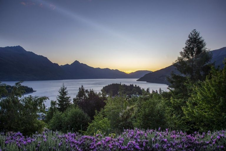Photo of property in 27 Edinburgh Drive, Queenstown, 9300