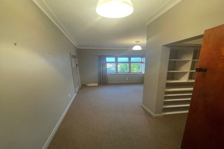 Photo of property in 40 Waiwaka Terrace, Strandon, New Plymouth, 4312