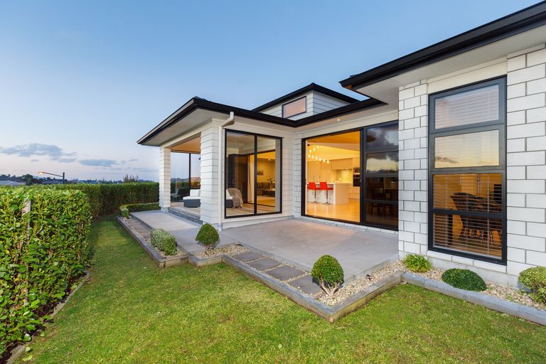 Photo of property in 1 Lochay Place, Pyes Pa, Tauranga, 3112