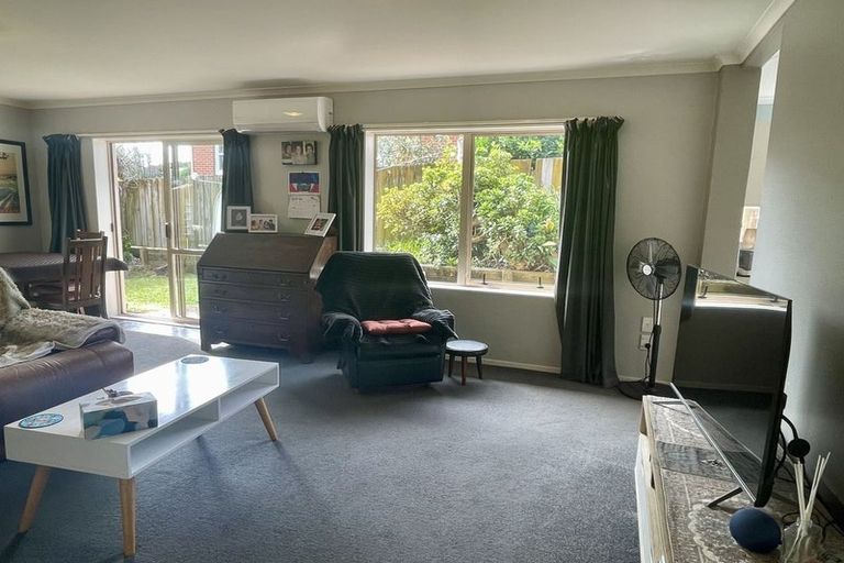 Photo of property in 2/28 Third Avenue, Tauranga, 3110