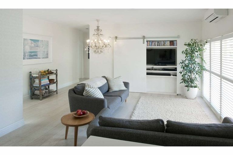 Photo of property in 37 Riverview Road, Kerikeri, 0230