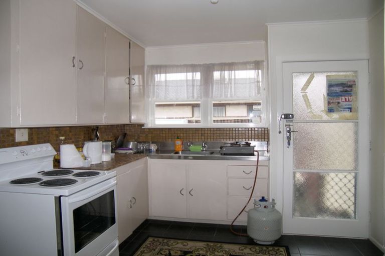 Photo of property in 2/17 Settlement Road, Papakura, 2110