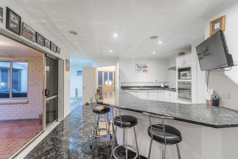 Photo of property in 27 Millennium Hill, Paraparaumu, 5032