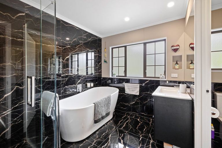 Photo of property in 544 Manutahi Road, Lepperton, New Plymouth, 4373