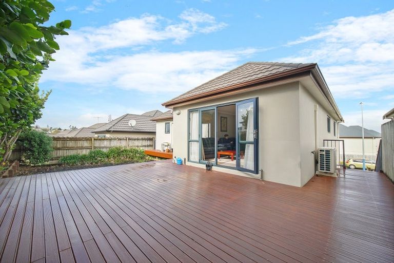 Photo of property in 27 Sonoma Crescent, Oteha, Auckland, 0632