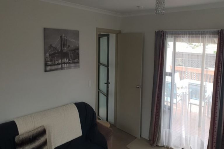 Photo of property in 47 Grove Road, Papakura, 2110