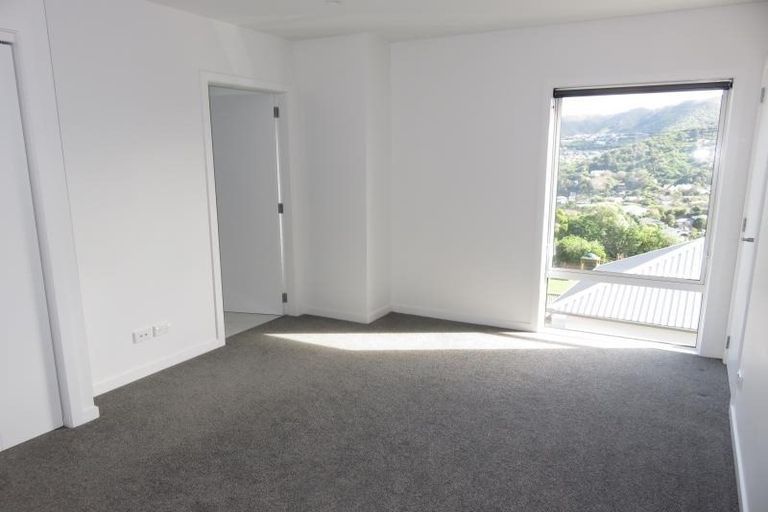Photo of property in 56c Nicholson Road, Khandallah, Wellington, 6035