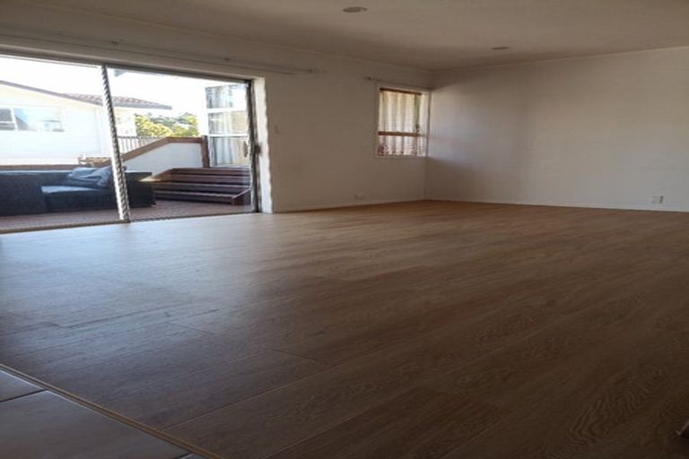 Photo of property in 29 Ayton Drive, Totara Vale, Auckland, 0629