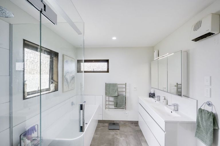 Photo of property in 1 Ewan Place, Taradale, Napier, 4112