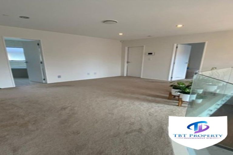 Photo of property in 1 Cranford Drive, Flat Bush, Auckland, 2019