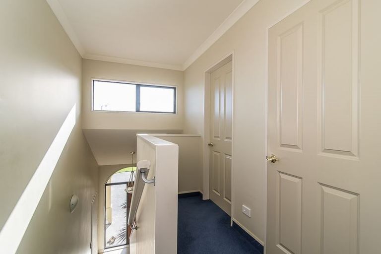 Photo of property in 6 Shearwater Rise, Paraparaumu Beach, Paraparaumu, 5032