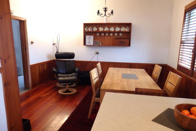 Photo of property in 16 Queen Street, Cambridge, 3434