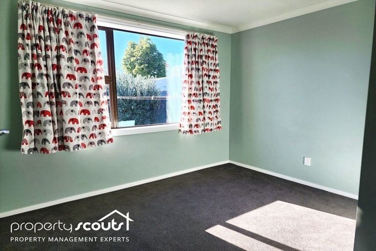 Photo of property in 87 Farquhars Road, Redwood, Christchurch, 8051