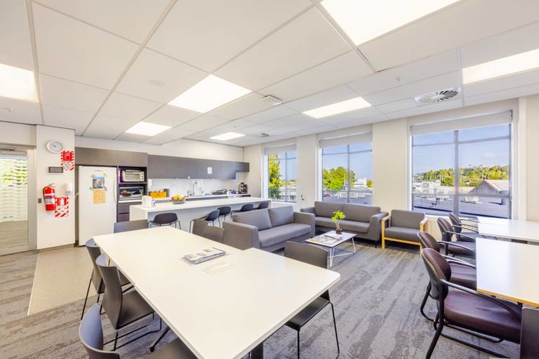 Photo of property in 166 Arran Point Parade, Orewa, 0931