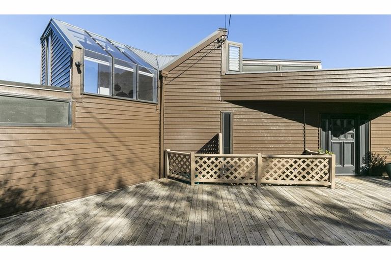 Photo of property in 36 Orangi Kaupapa Road, Northland, Wellington, 6012