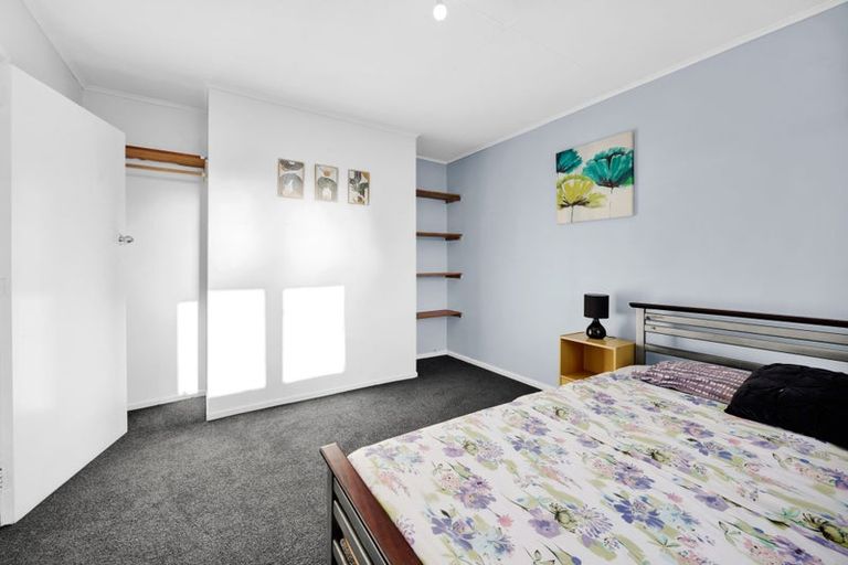 Photo of property in 2 Tawhiti Road, Hawera, 4610