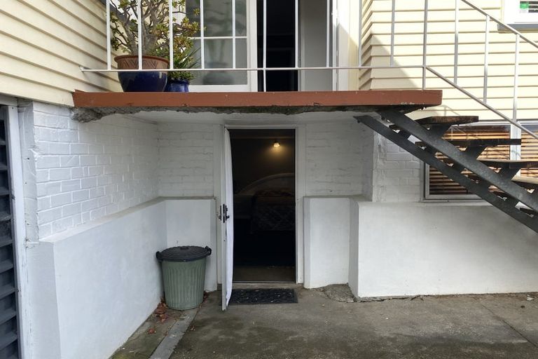 Photo of property in 22 Marie Crescent, Te Atatu South, Auckland, 0610