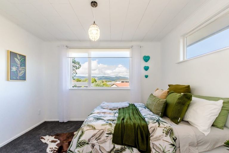 Photo of property in 1 Hadfield Place, Paraparaumu Beach, Paraparaumu, 5032