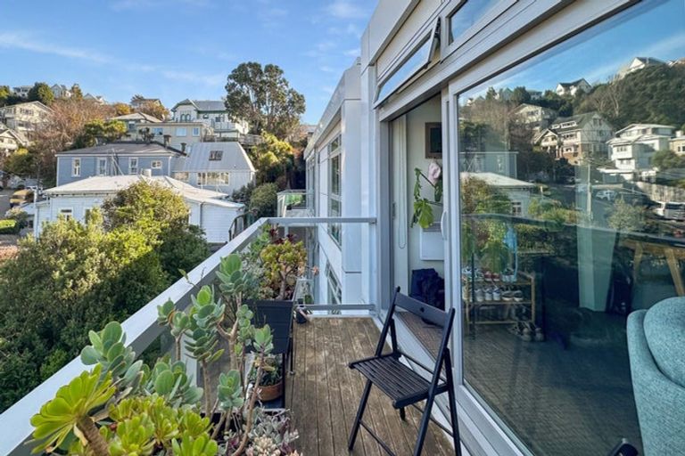 Photo of property in Revolucion Apartments, 207e/28 Torrens Terrace, Mount Cook, Wellington, 6011