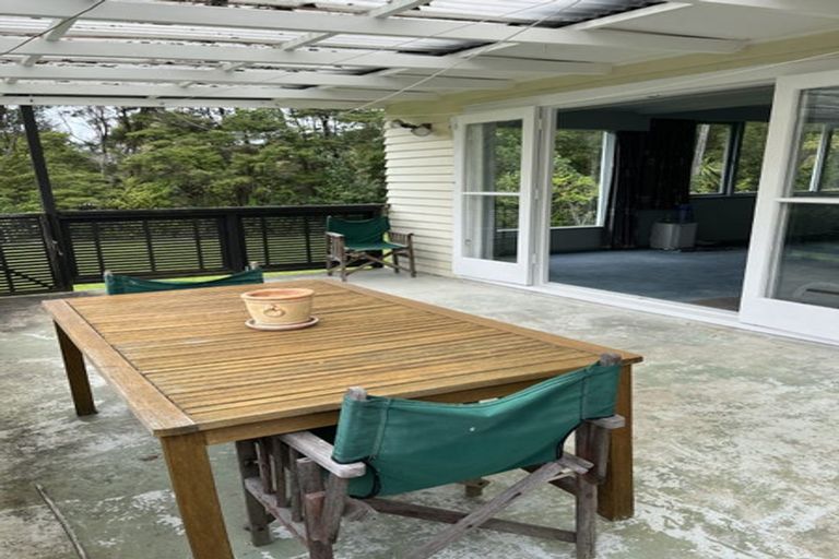 Photo of property in 1/195 Godley Road, Titirangi, Auckland, 0604