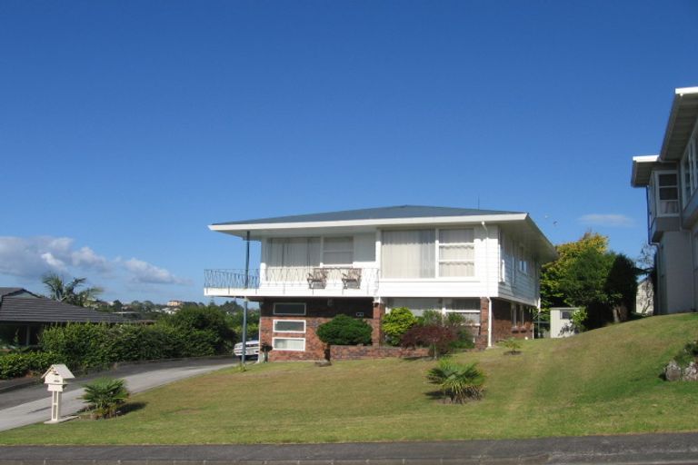 Photo of property in 15 Lydia Avenue, Northcote, Auckland, 0627