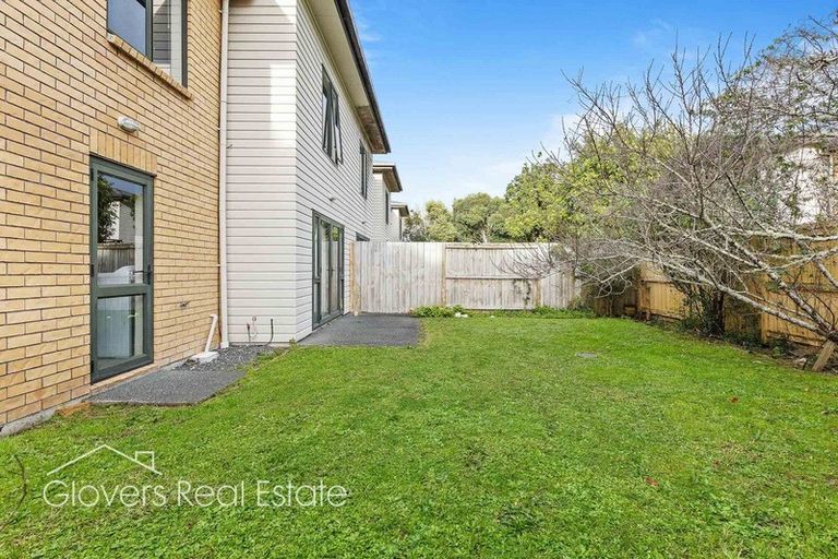 Photo of property in 62 Verdale Circle, Glen Eden, Auckland, 0602