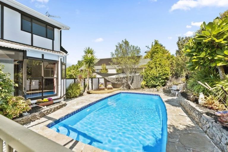 Photo of property in 201 Chelsea View Drive, Chatswood, Auckland, 0626