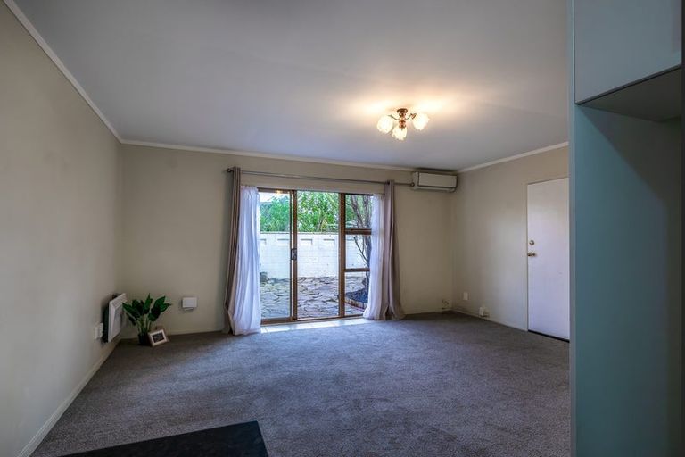 Photo of property in 2/3 Akehurst Avenue, New Lynn, Auckland, 0600