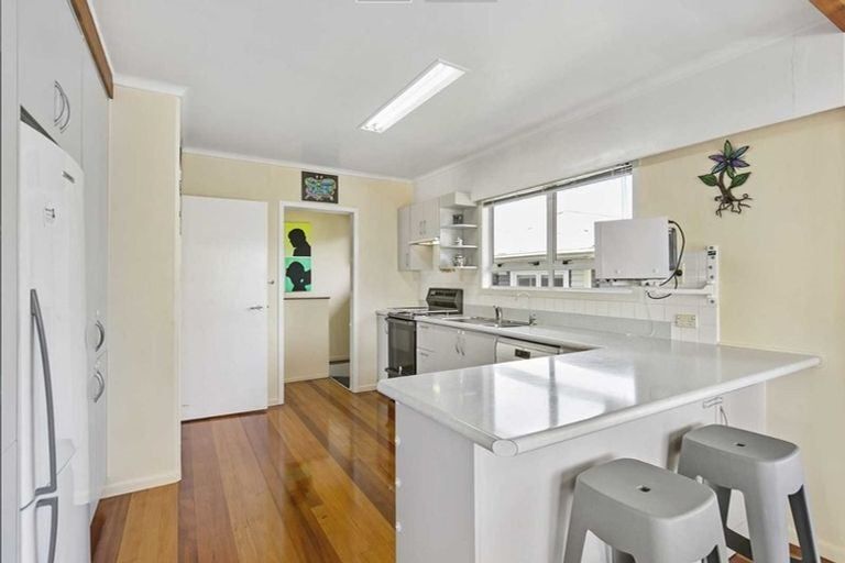 Photo of property in 57 Bradbury Road, Botany Downs, Auckland, 2010