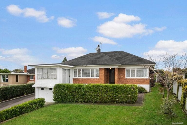 Photo of property in 11 Owens Road, Waiuku, 2123
