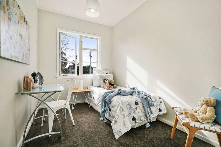 Photo of property in 696 Te Atatu Road, Te Atatu Peninsula, Auckland, 0610