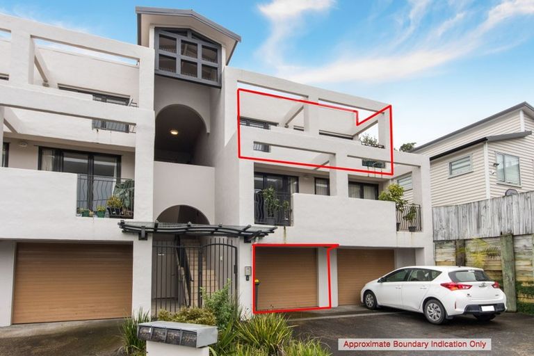 Photo of property in 24/8 Monte Cassino Place, Birkdale, Auckland, 0626