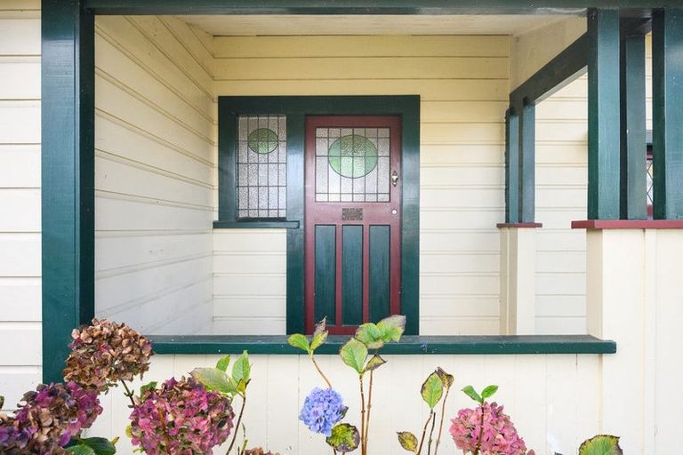 Photo of property in 18 Harris Street, Marton, 4710