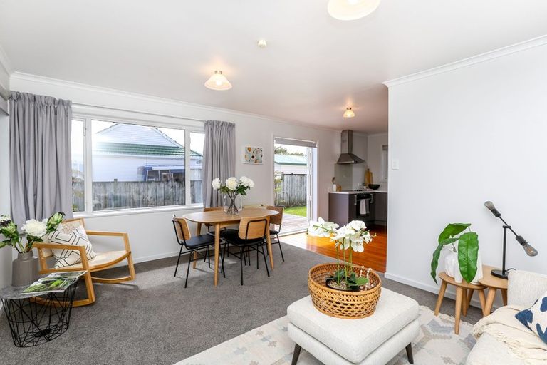 Photo of property in 141 Tukapa Street, Westown, New Plymouth, 4310