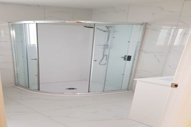 Photo of property in 108 Rathgar Road, Henderson, Auckland, 0610