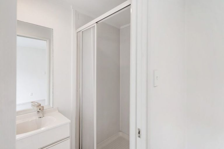 Photo of property in 1/5 Dana Place, Somerville, Auckland, 2014