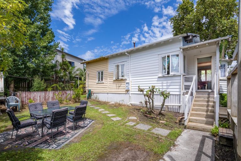 Photo of property in 7 Blacklock Avenue, Henderson, Auckland, 0612
