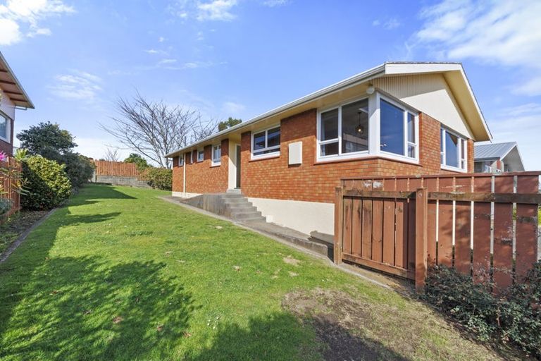 Photo of property in 11 Cumberland Street, Merrilands, New Plymouth, 4312