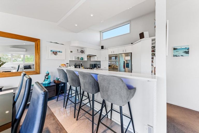 Photo of property in 2/12 Browns Road, Rothesay Bay, Auckland, 0630