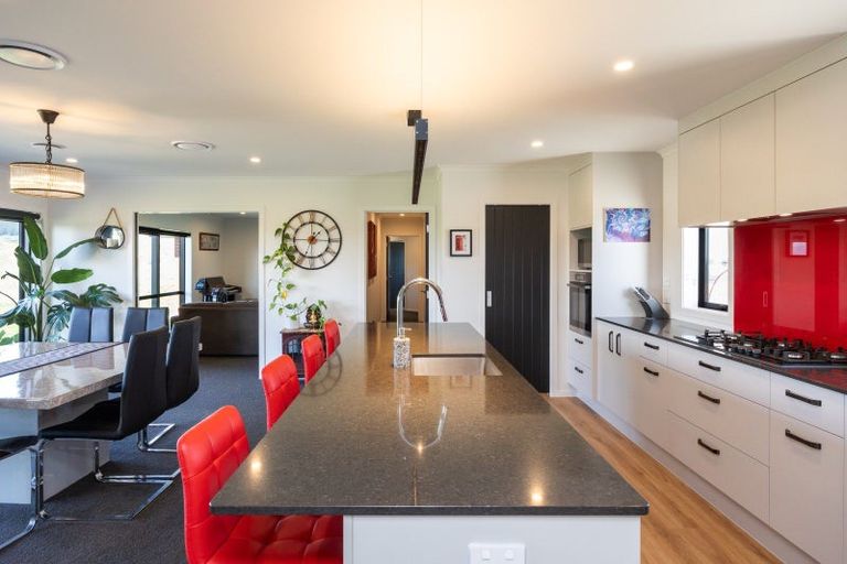 Photo of property in 172 Kingsdale Park Drive, Aokautere, Palmerston North, 4471