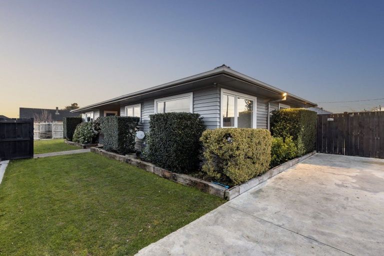 Photo of property in 1 Battersea Place, Roslyn, Palmerston North, 4414